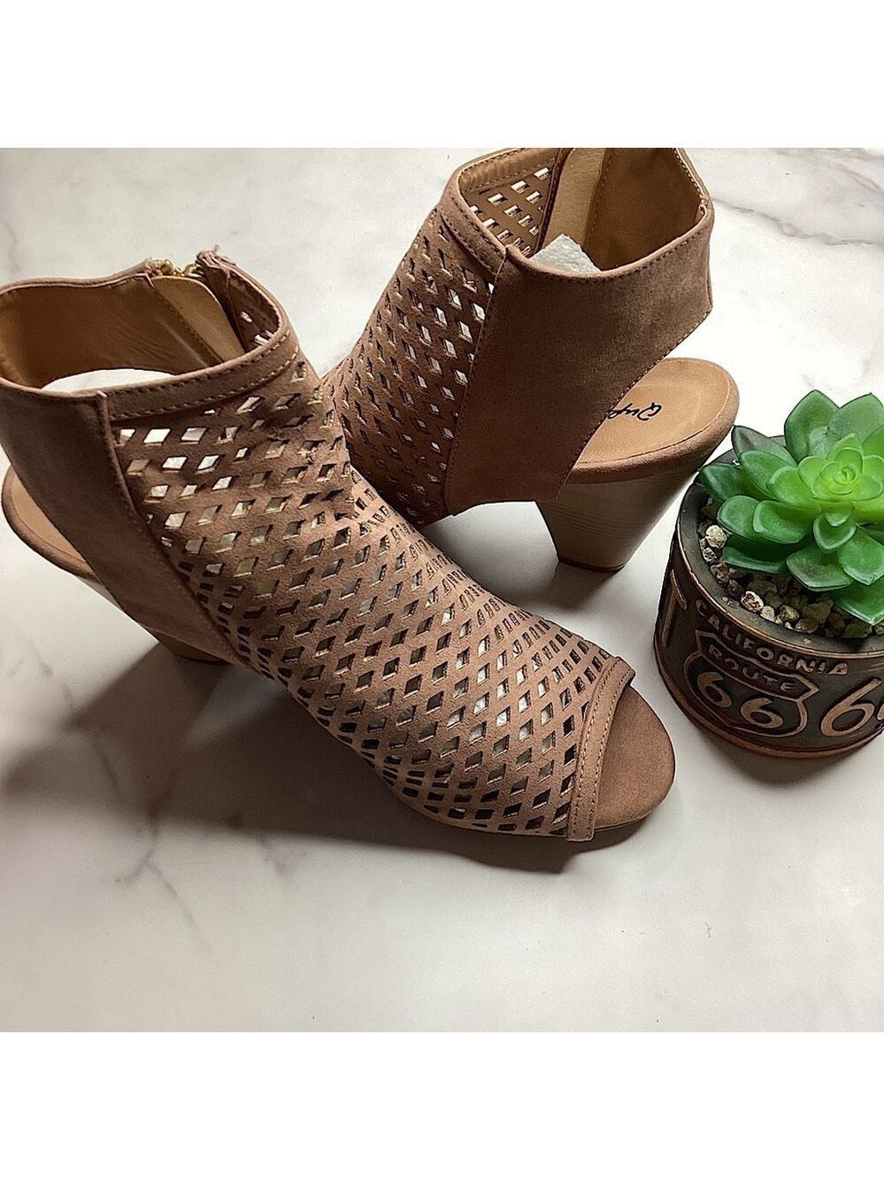 QUPID CHAMBER 24 SIZE 9‎ TAN HEELS SHOES PUPEEP TOE PERFORATED BOOTIE BOOTS